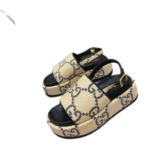 Novia Platform Sandals