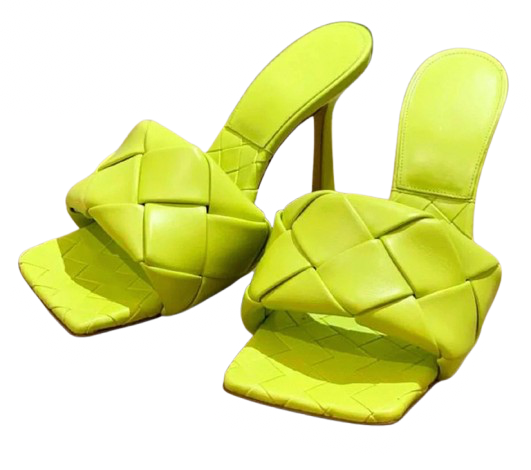 Nareen Heels