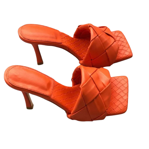 Nareen Heels